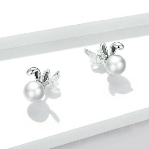 New Beautiful Sterling Silver Pearl Bunny Studs - Picture 2 of 4
